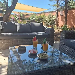 Location Independante Au Coeur Des Alpilles Pour 2 Personnes Avec Jacuzzi Aureille